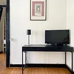 Central 2 Bedroom Apartment In Lisbon