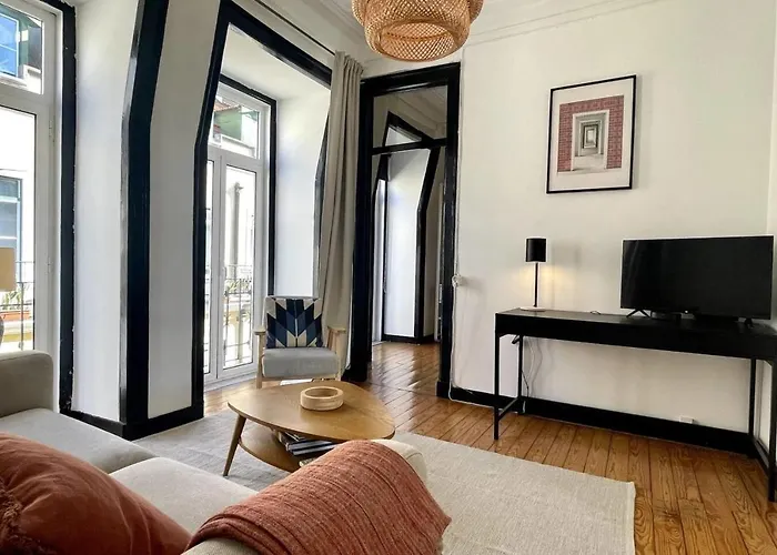 Central 2 Bedroom Apartment In Lisbon